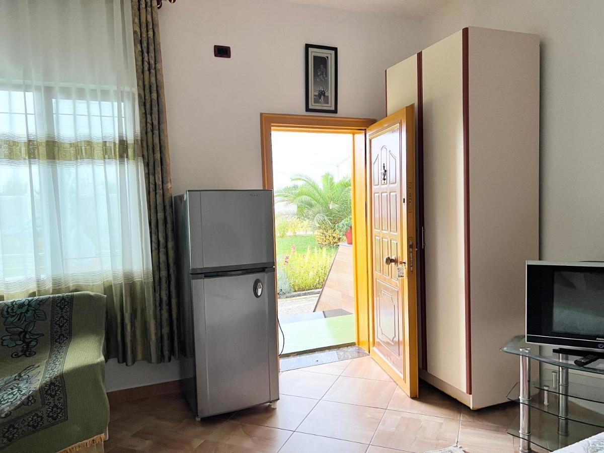 Ponari Apartments Rrotull Екстер'єр фото