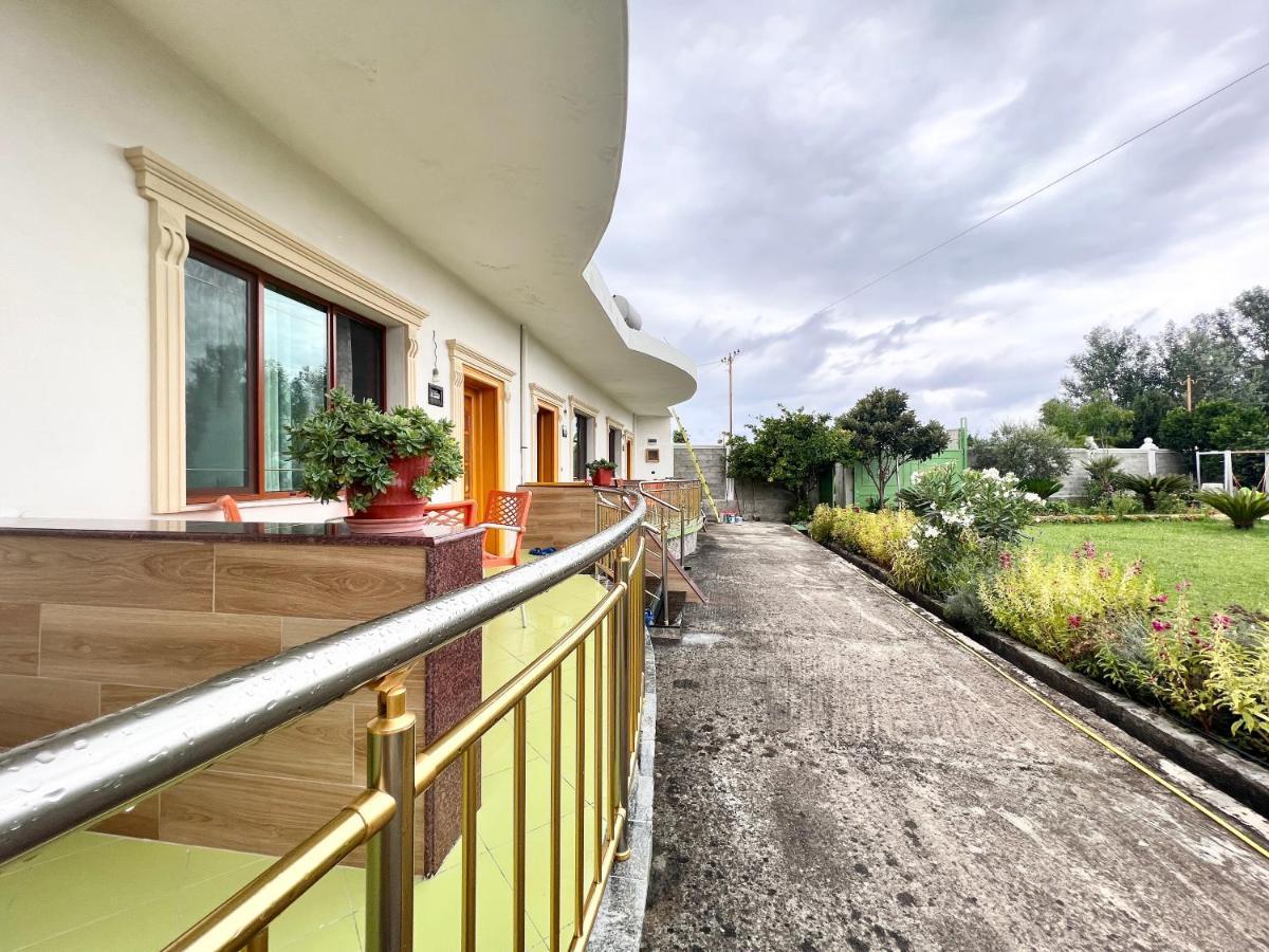 Ponari Apartments Rrotull Екстер'єр фото