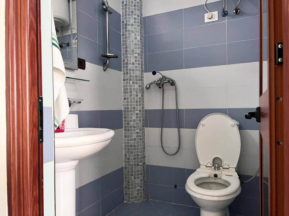 Ponari Apartments Rrotull Екстер'єр фото
